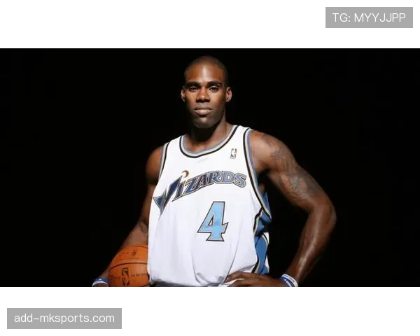 贾米森无球跑动制造错位，高效输出改变锋线攻防格局